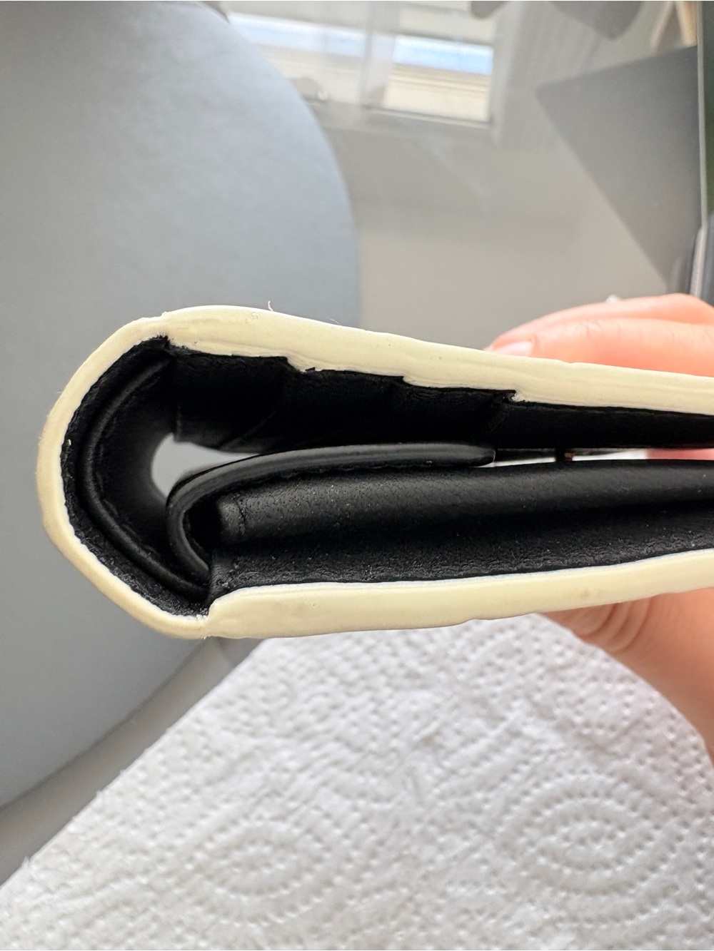 MCQUEEN
White Croc Skull Bifold Wallet - Picture 8 of 11